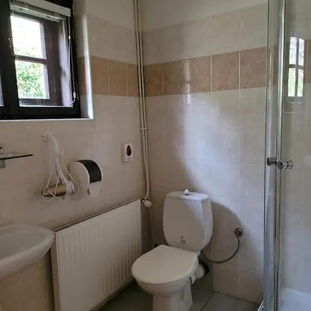 克罗佩克旅馆 Špania Dolina